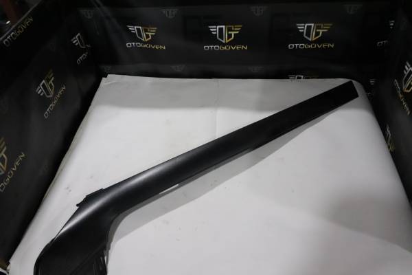 FORD TRANSİT 120 - 120 V ÇIKMA PARÇA TRANSİT V184 SIFIR DIŞ DİREK PLASTİĞİ